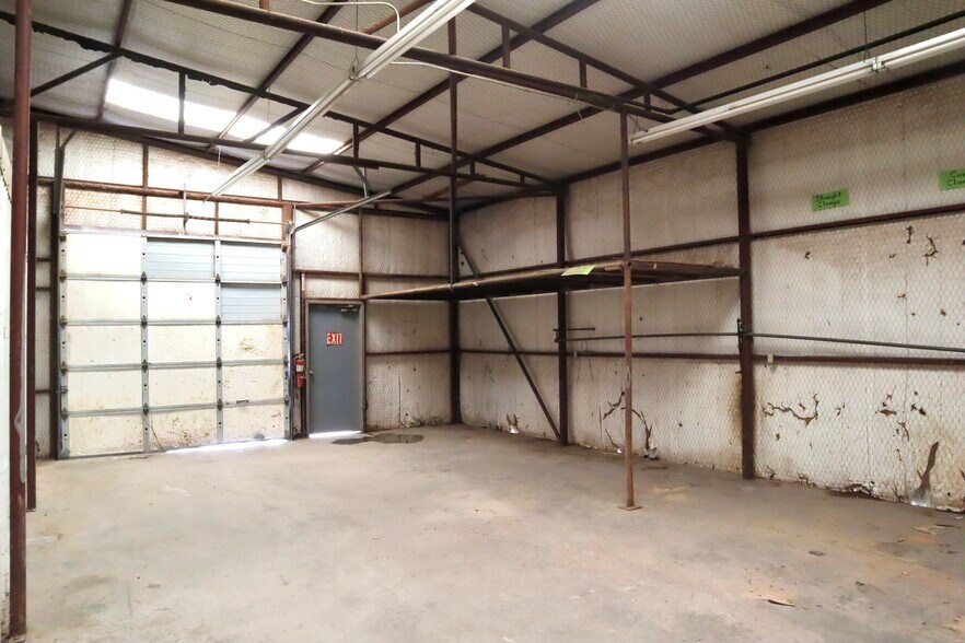 More Photos Of 3224 Industrial Dr, Wichita Falls Manufacturing For Lease