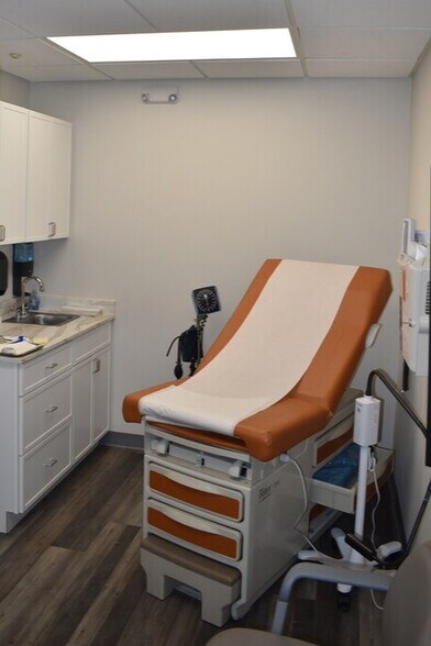 More Photos Of 118 N Country Rd, Port Jefferson Medical For Sale