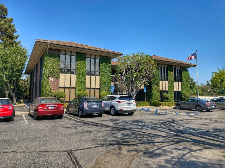 More Photos Of 741 Glenvia St, Glendale Office For Lease
