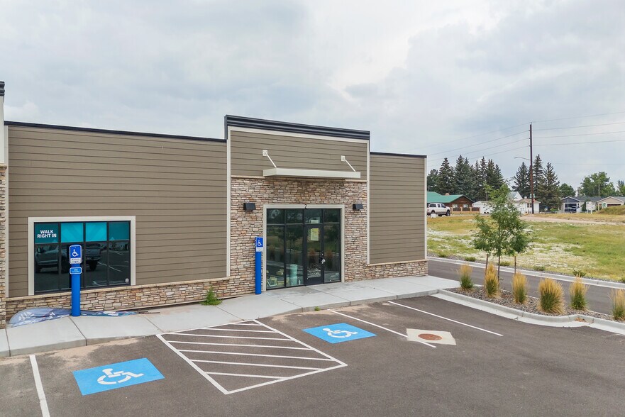 More Photos Of 3435 College Dr, Cheyenne General Retail For Lease