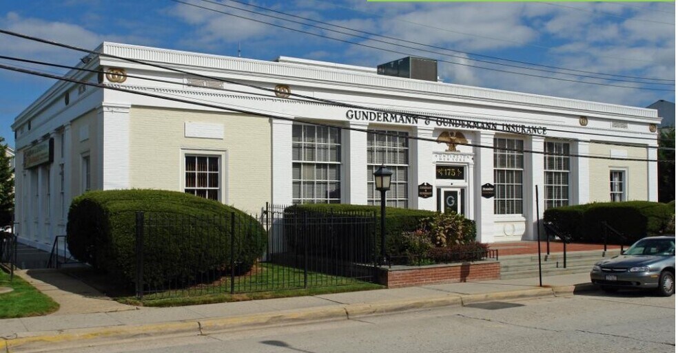 More Photos Of 175 W Carver St, Huntington Medical For Lease