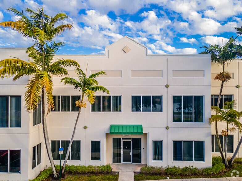 More Photos Of 1141 S Rogers Cir, Boca Raton Distribution For Lease