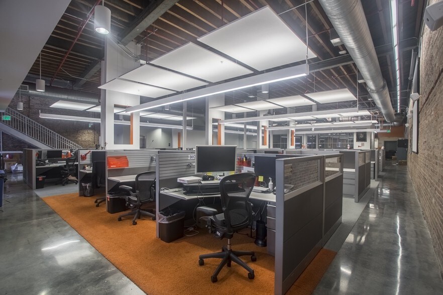 More Photos Of 1525 Hendry St, Fort Myers General Retail For Sale