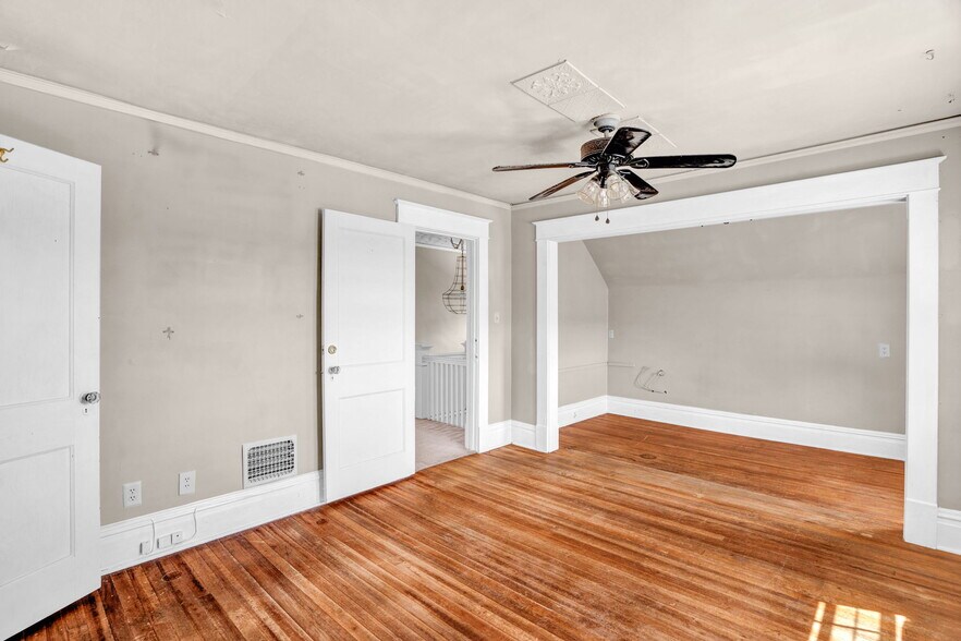 More Photos Of 206 E Main St, Jamestown Office For Sale