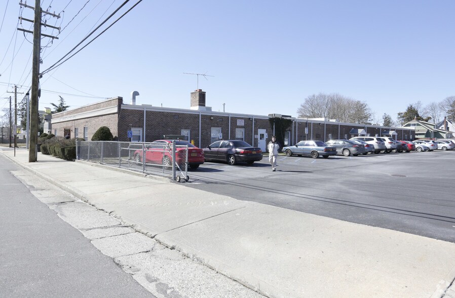 More Photos Of 75 Oak St, Patchogue Office For Sale