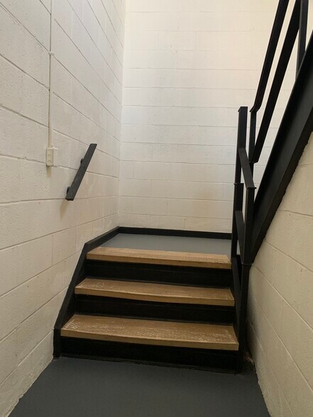 More Photos Of 5810-5814 Seminary Rd, Alexandria Freestanding For Lease