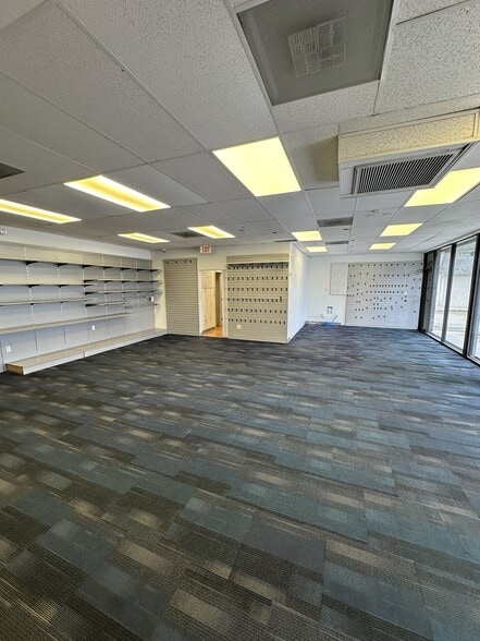 More Photos Of 29 N Federal Hwy, Hallandale Beach Freestanding For Lease