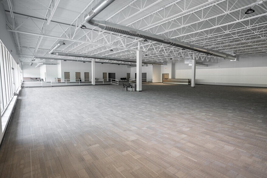 More Photos Of 6798-6816 Big Beaver Blvd, Beaver Falls Light Manufacturing For Lease