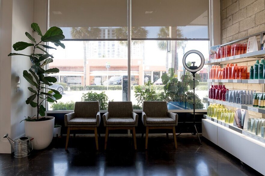 More Photos Of 3325-3327 NE 32nd St, Fort Lauderdale Storefront Retail Office For Sale