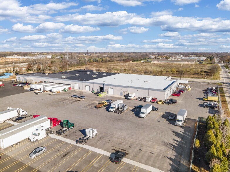 More Photos Of 7320-7400 W Florist Ave, Milwaukee Warehouse For Lease
