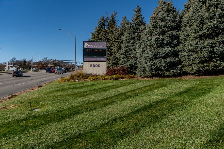 More Photos Of 8900 W Dodge Rd, Omaha Medical For Lease