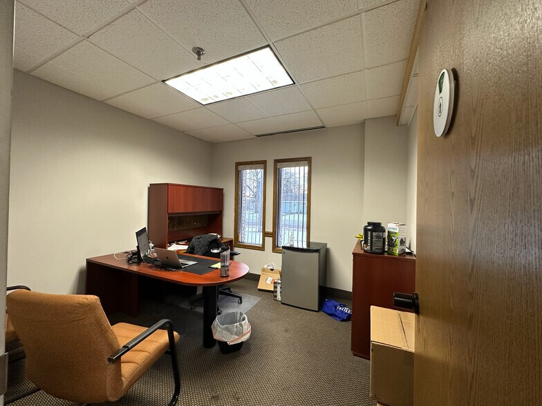 More Photos Of 8053 E Bloomington Fwy, Bloomington Office For Sale