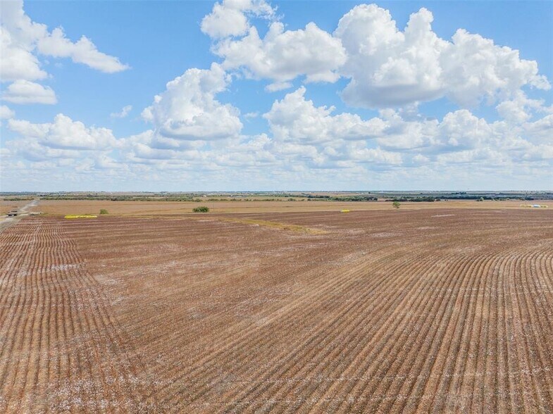 More Photos Of 000 Wells Lane, Manor Land For Sale