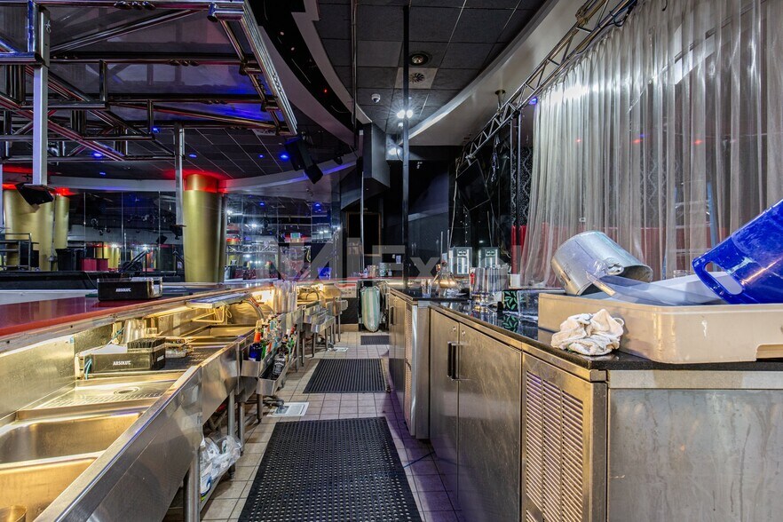 More Photos Of 4710-4740 S Arville St, Las Vegas Bar For Lease