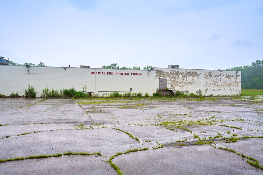 More Photos Of 352 Center St, Caledonia Manufacturing For Sale