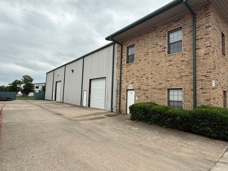 More Photos Of 205 Wilcox St, McKinney Light Manufacturing For Lease