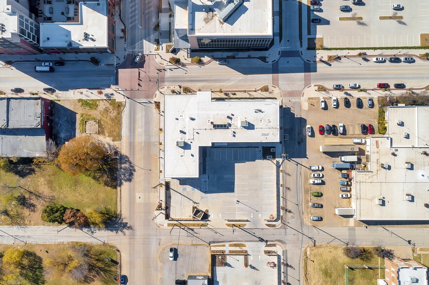 More Photos Of 601 S Main St, Fort Worth Storefront Retail Office For Lease