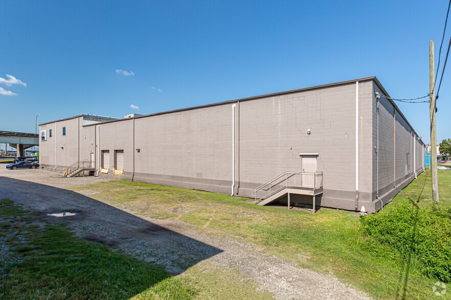 More Photos Of 2301 Julia St, New Orleans Warehouse For Lease