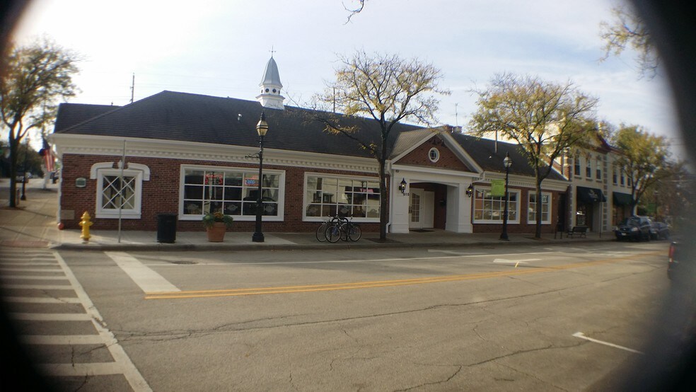 More Photos Of 515 Crescent Blvd, Glen Ellyn Freestanding For Lease