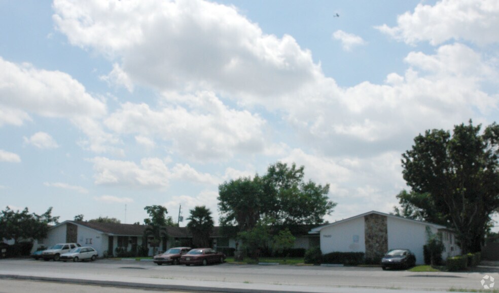 More Photos Of 7410-7420 Pembroke Rd, Miramar Apartments For Sale