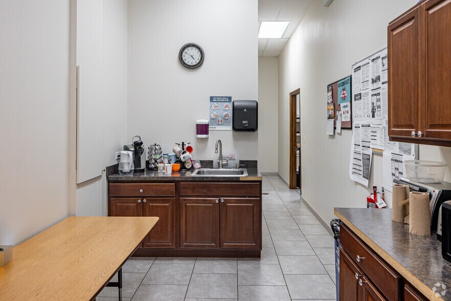 More Photos Of 4300-12 W North Ave, Chicago Freestanding For Sale