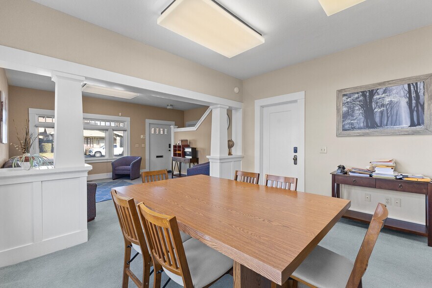 More Photos Of 700 College Ave, Santa Rosa Office For Sale