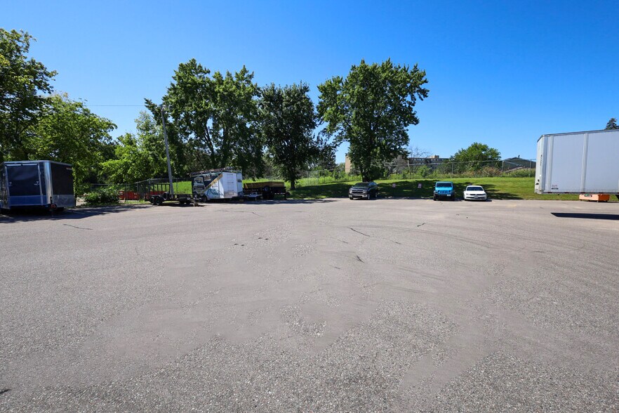 More Photos Of 2525 Nevada Ave N, Golden Valley Light Distribution For Sale