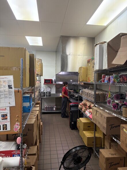 More Photos Of 510 S Myrtle Ave, Monrovia General Retail For Sale