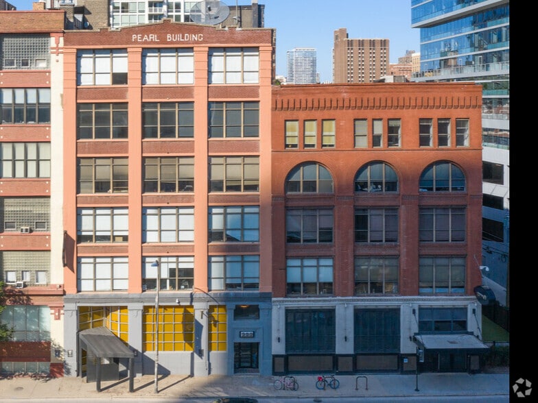 More Photos Of 222 W Ontario St, Chicago Loft Creative Space For Sale
