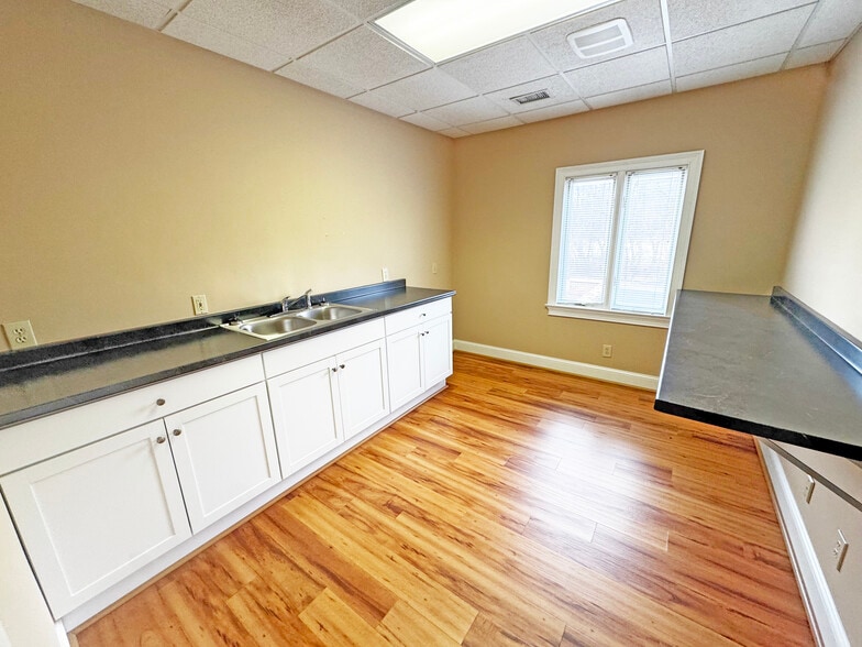 More Photos Of 4715 Bethania Station Rd, Winston-Salem Light Manufacturing For Lease