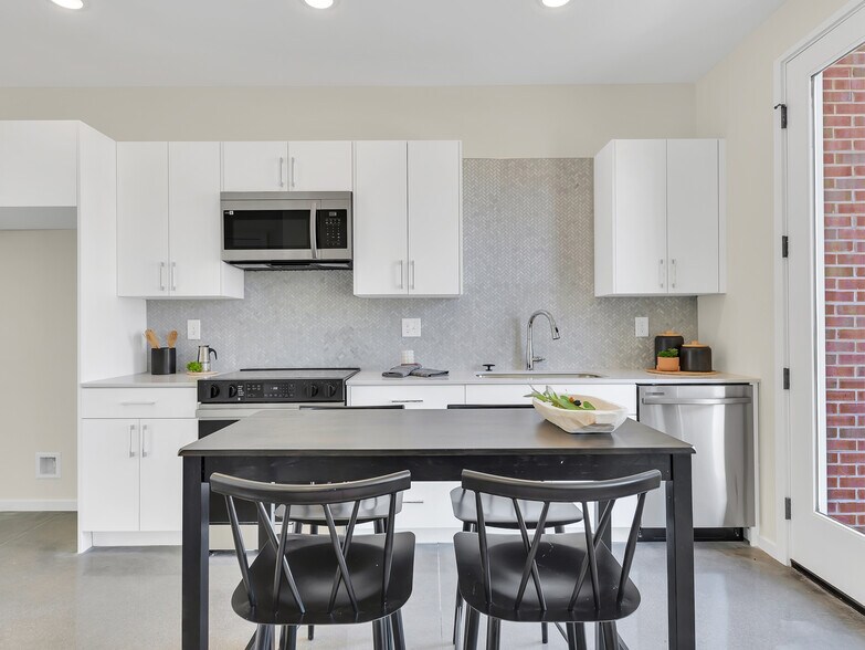More Photos Of 1602 N Central St, Knoxville Apartments For Sale