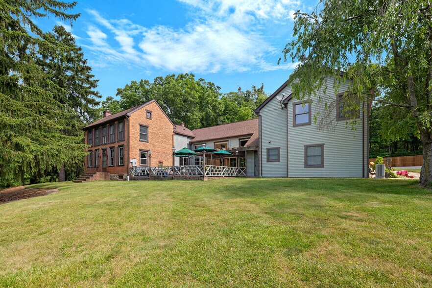 More Photos Of 40 Hospital Rd, Gettysburg Hotel For Sale