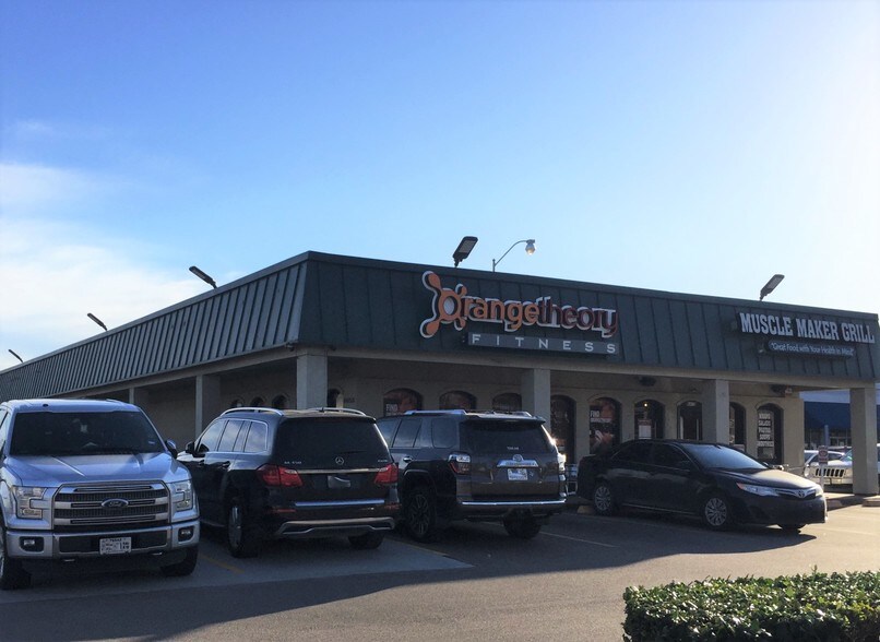 More Photos Of 6415 San Felipe St, Houston Unknown For Lease