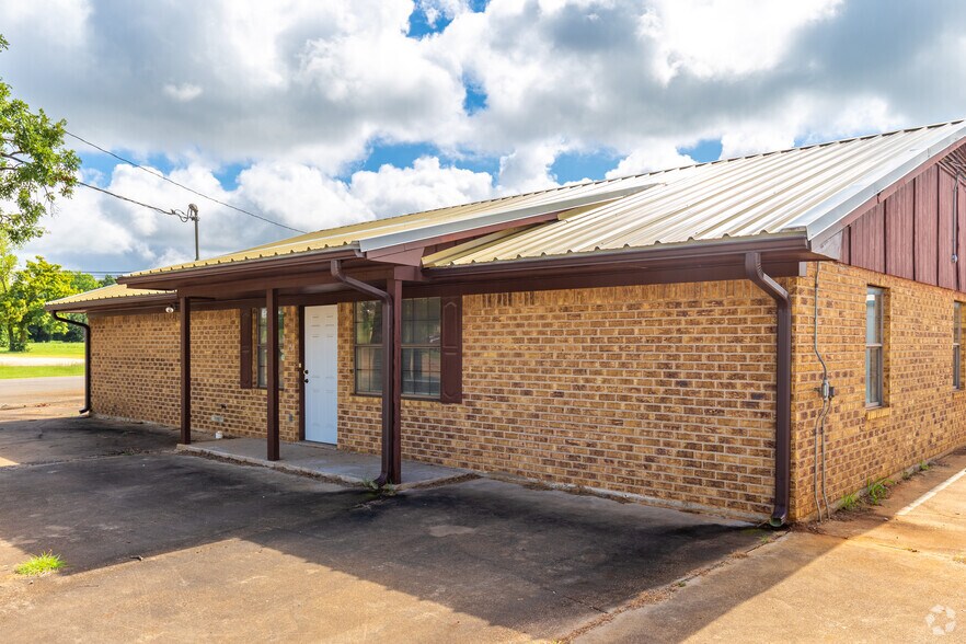 More Photos Of 2324 W Reagan St, Palestine Warehouse For Sale