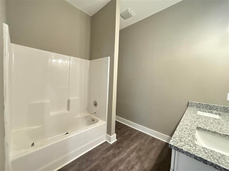 More Photos Of 1344 Park St, Bowling Green Multifamily For Sale