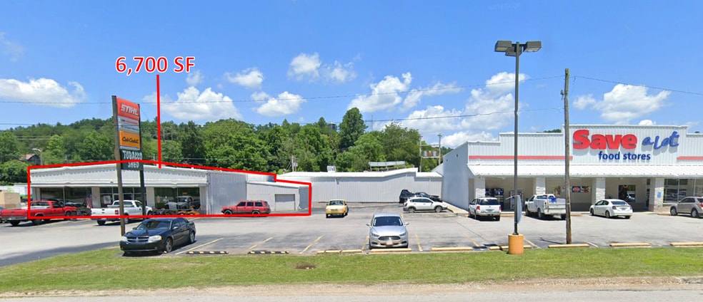 Primary Photo Of 719 S Ky 15, Campton Supermarket For Lease