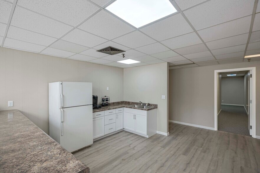 More Photos Of 3307 14th Ave, Kenosha Manufacturing For Sale
