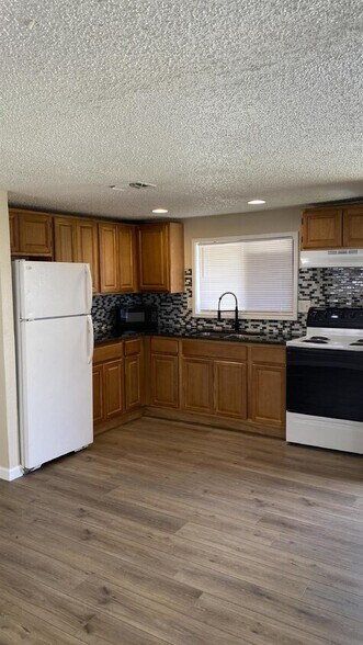 More Photos Of 1321 Harris Hill Rd, San Marcos Manufactured Housing Mobile Home Park For Sale