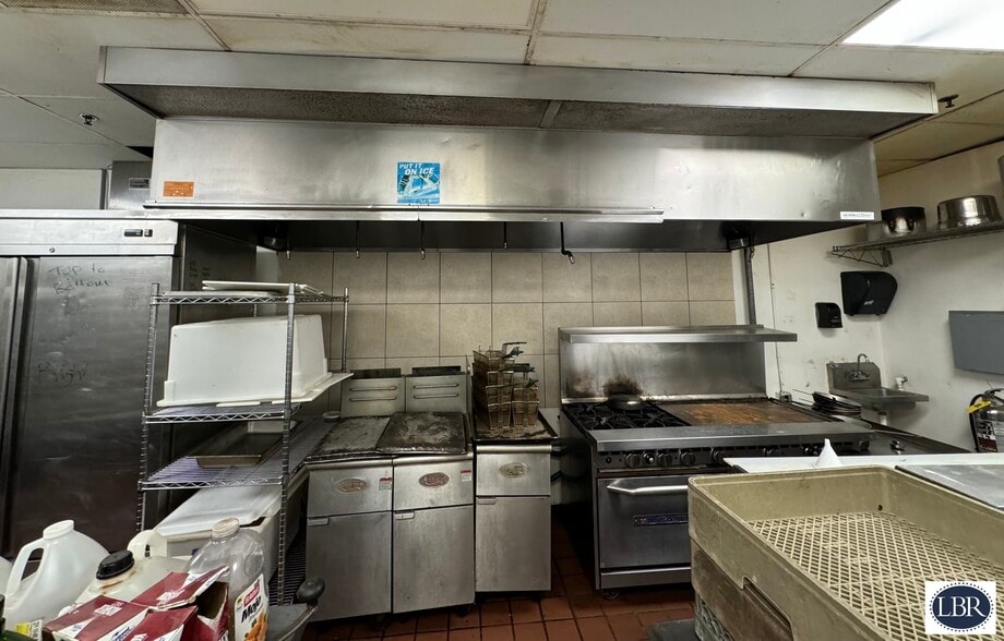 More Photos Of 918 E New Haven Ave, Melbourne General Retail For Sale