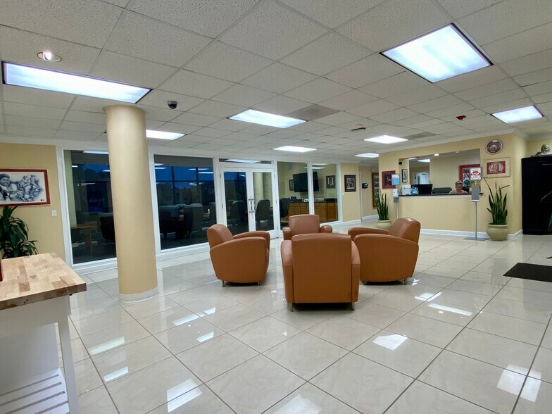 More Photos Of 4401 W Kennedy Blvd, Tampa Office For Lease