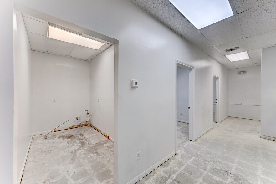 More Photos Of 14721 Pebble Bend Dr, Houston Medical For Lease