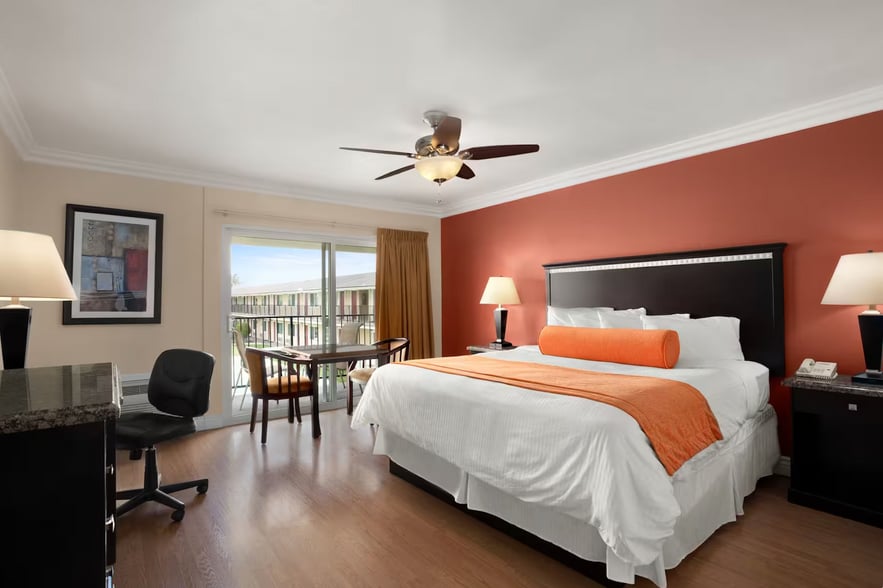 More Photos Of 1514 S Broadway, Santa Maria Hotel For Sale