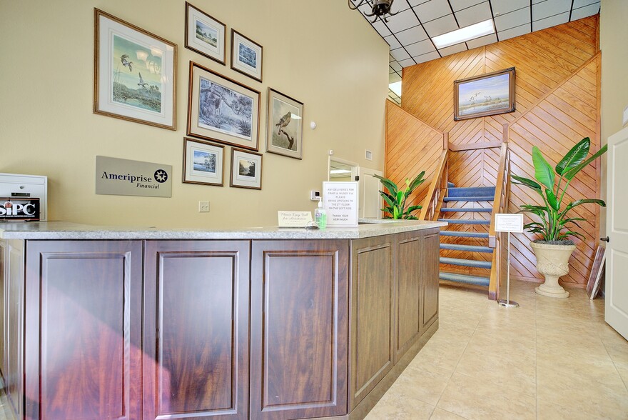 More Photos Of 4927 Southfork Dr, Lakeland Office For Sale
