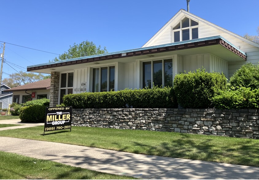 Primary Photo Of 1236 N Michigan Ave, Saginaw Medical For Sale