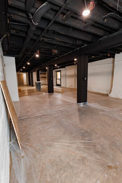 More Photos Of 21 W Mountain St, Fayetteville Storefront Retail Office For Lease
