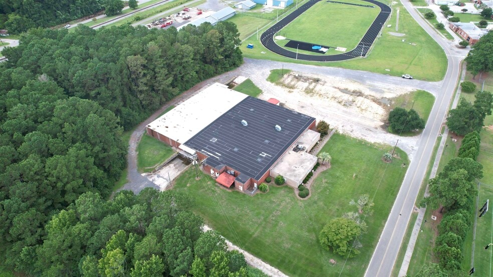More Photos Of 235 S Hampton Ave, Johnsonville Warehouse For Sale