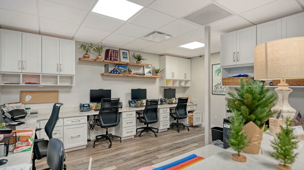 More Photos Of 1630 S Tuttle Ave, Sarasota Medical For Sale