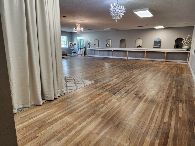 More Photos Of 142-144 N K St, Tulare Restaurant For Sale