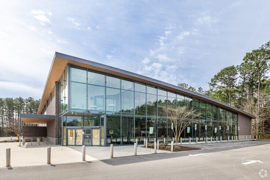 More Photos Of 553 US-70 W, Havelock Freestanding For Lease