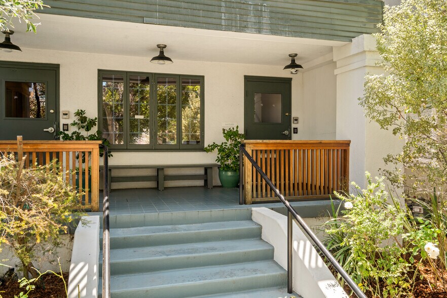 More Photos Of 588 N Larchmont Blvd, Los Angeles Office For Lease